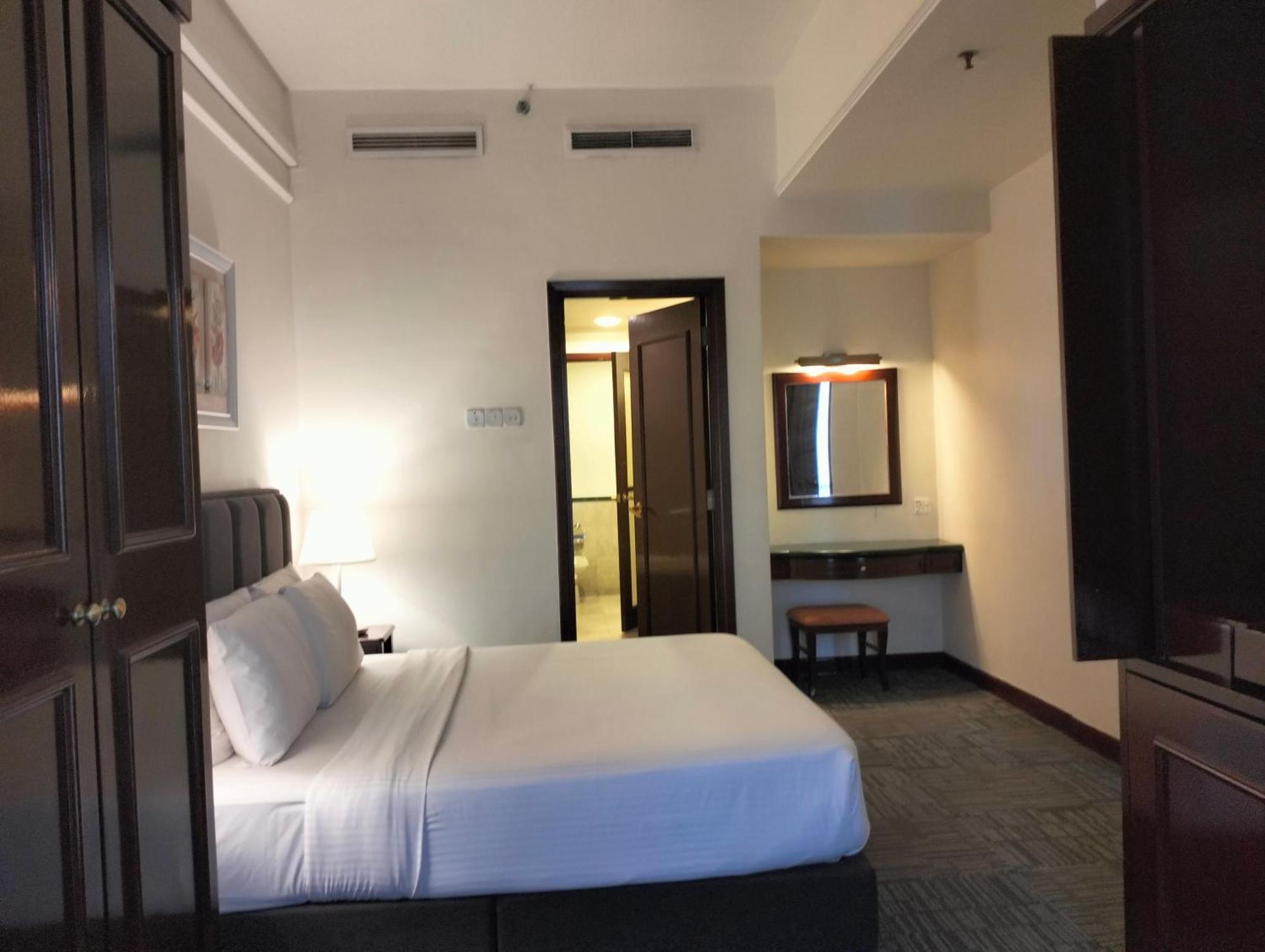 Berjaya Times Square Service Suite By Luna Kuala Lumpur Esterno foto